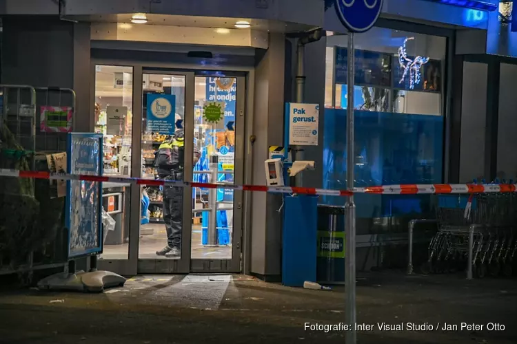 Overvallers supermarkt Hilversum overmeesterd door personeel