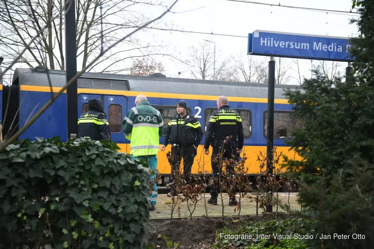 Aanrijding trein met persoon in Hilversum