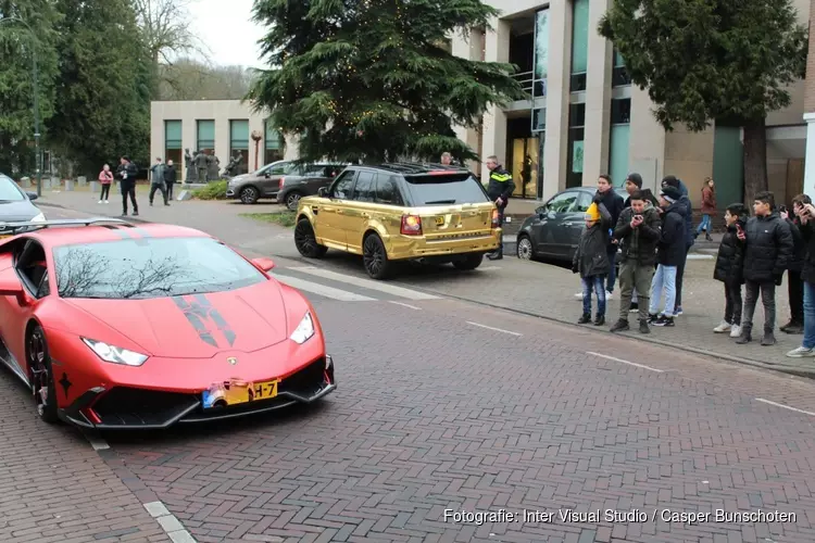 Carspotters weggestuurd door politie in Laren