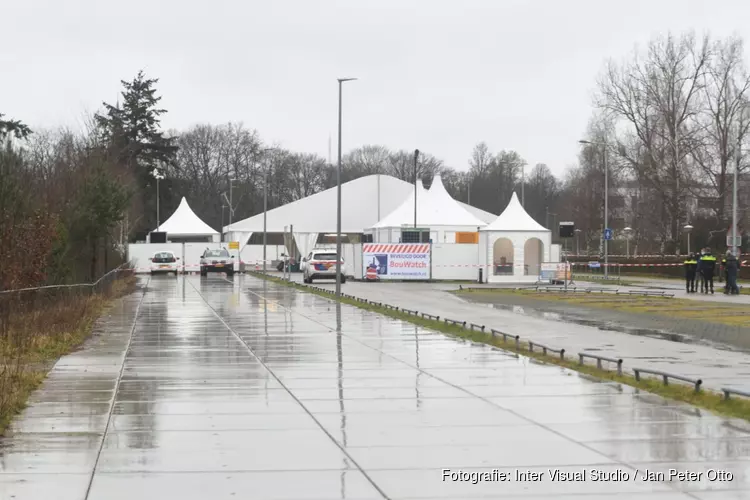 Verdacht pakketje bij teststraat in Hilversum