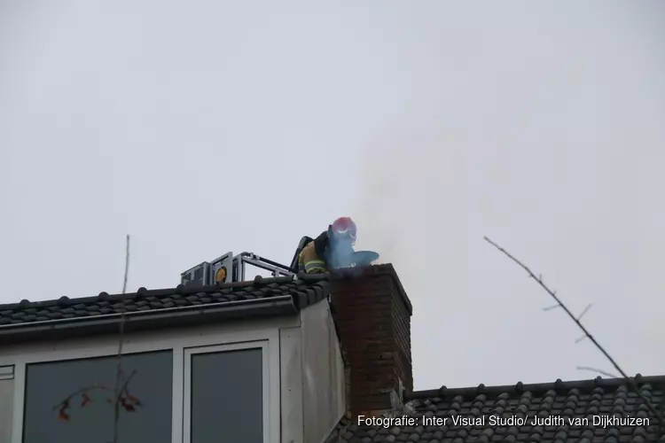 Brand op zolder van woning in Naarden