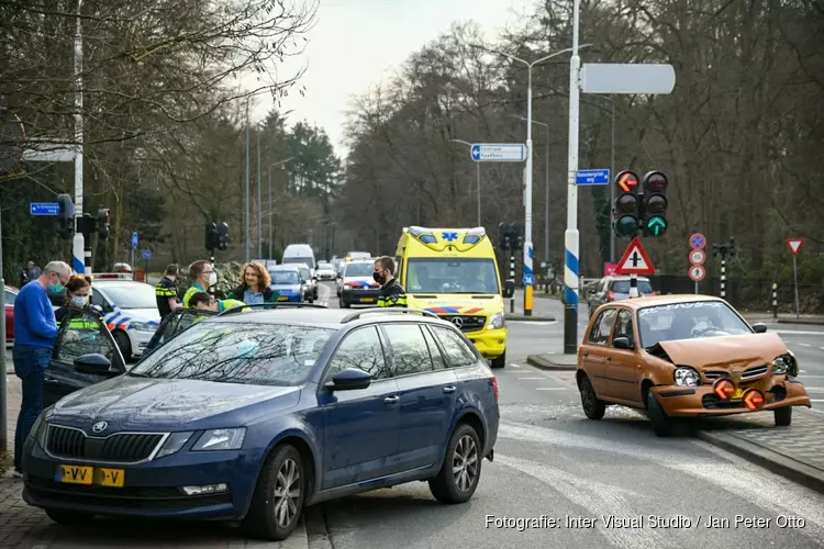 Kopstaartbotsing in Hilversum