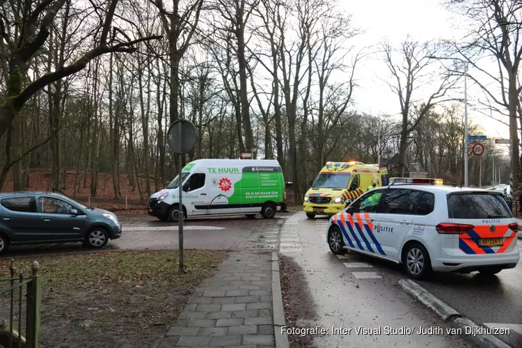 Fietser gewond na botsing in Naarden