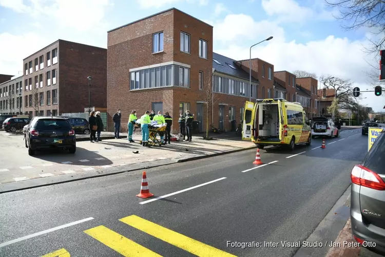 Brommerrijder gewond na ongeval met auto in Hilversum