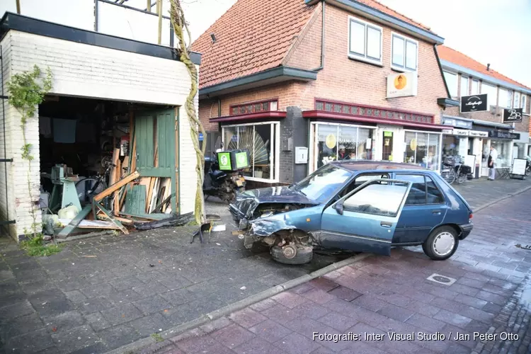 Automobilist zorgt voor ravage in Hilversum en slaat op de vlucht