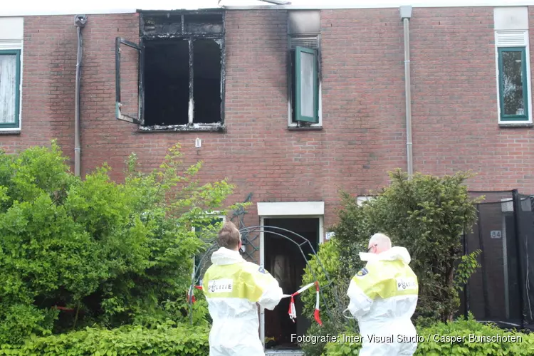 Forensische opsporing onderzoekt brand Huizen