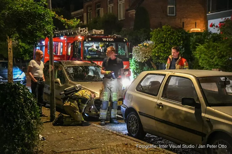 Ontploffing bij geparkeerde auto in Hilversum