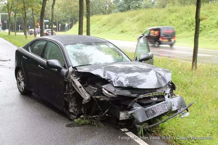 Automobilist raakt rijbewijs kwijt na botsing