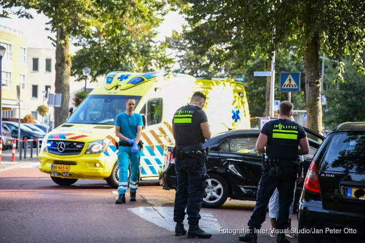 Ongeval met veel schade op de Radiostraat in Hilversum