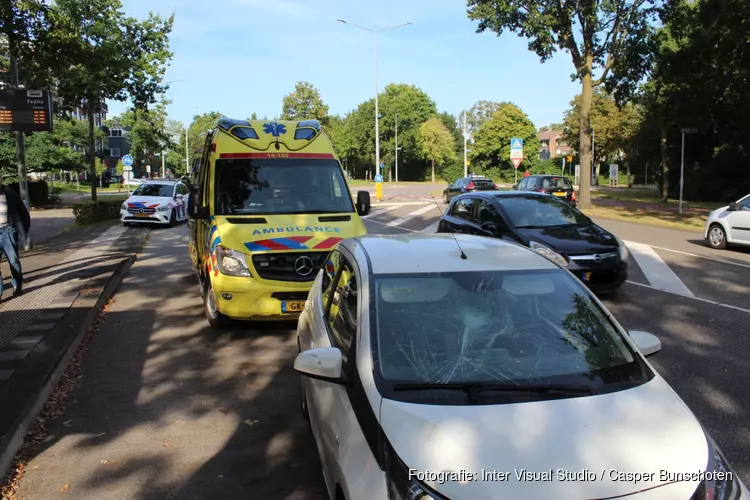 Fietser aangereden op rotonde in Huizen