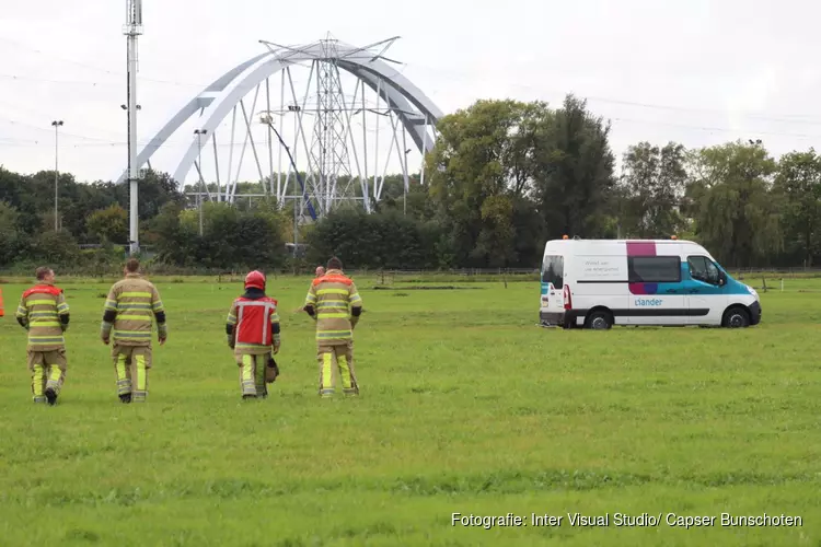 Groot gaslek in weiland Muiderberg