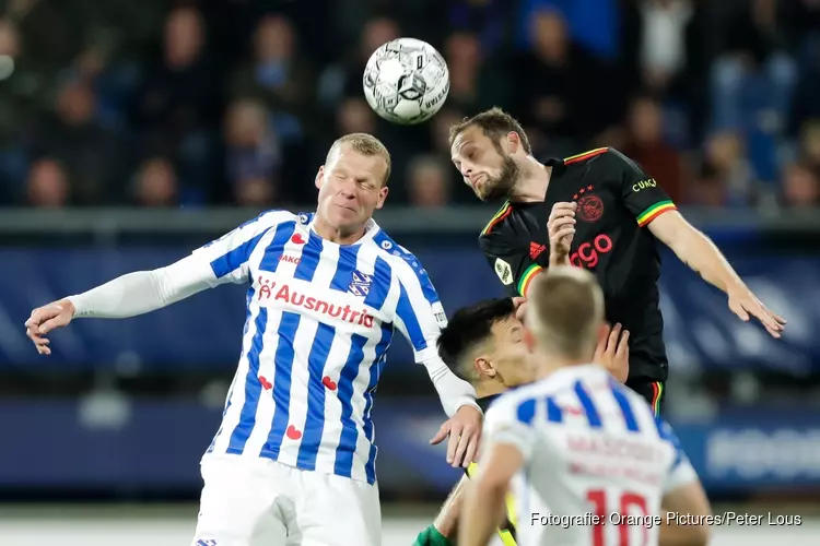 Ajax moeizaam, maar terecht langs SC Heerenveen