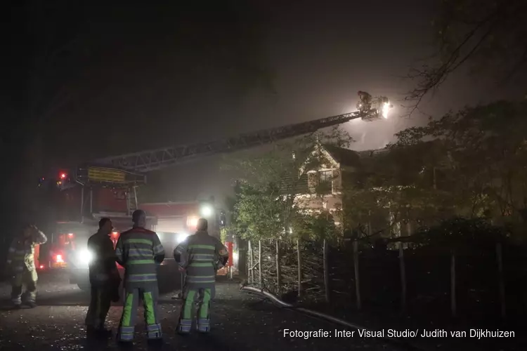 Veel rook bij brand in woning &#39;s-Graveland