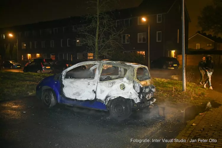 Auto uitgebrand in Hilversum, politie gaat uit van brandstichting