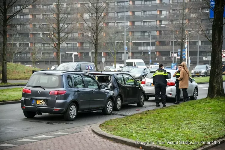 Veel schade bij kettingbotsing in Hilversum