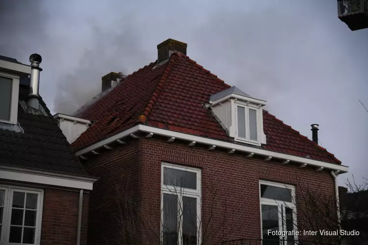 Brand op zolder van woning in Bussum