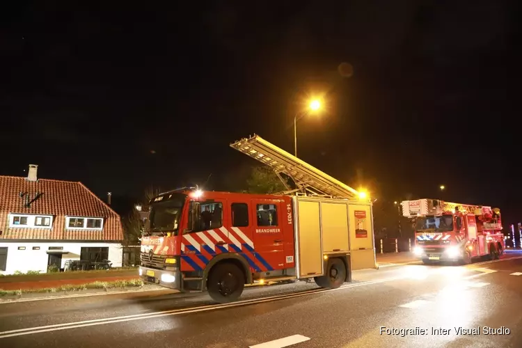 Brandweer Naarden rukt uit naar woningbrand