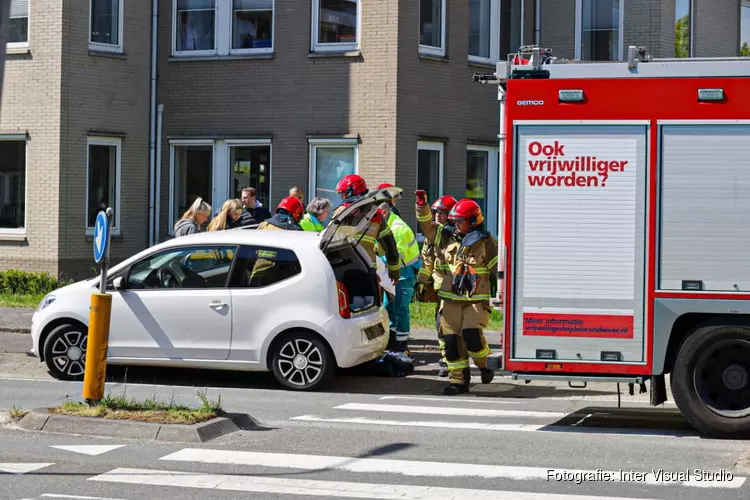 Automobilist gewond bij kopstaartbotsing (Weesp)