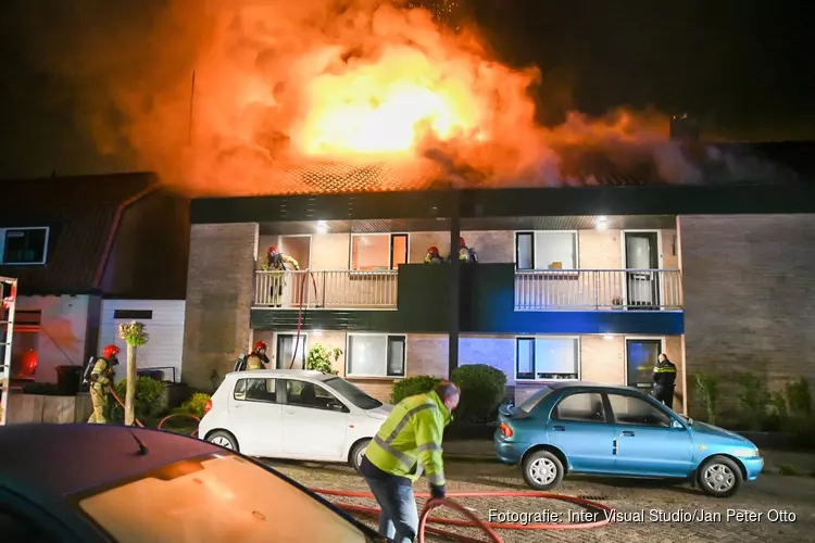 Uitslaande brand op zolder van woning in Bussum