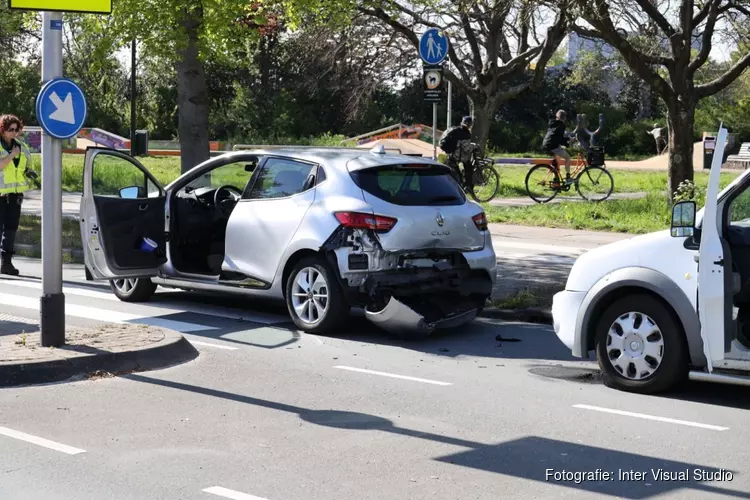 Botsing bij voetgangersoversteekplaats in Bussum