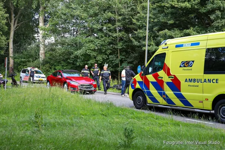 Twee gewonden bij aanrijding in Naarden