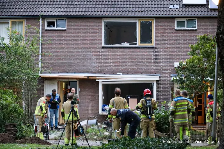 Explosie bij woning in Huizen, vermoedelijk persoonlijke aanslag