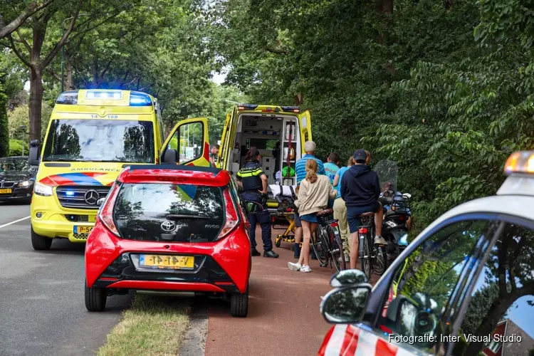 Snorfietsster gewond in Huizen