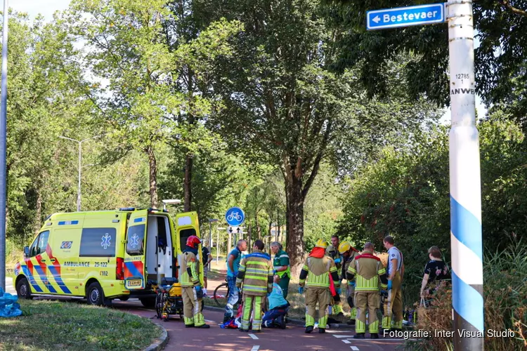 Oudere man gewond na valpartij met fiets in Huizen