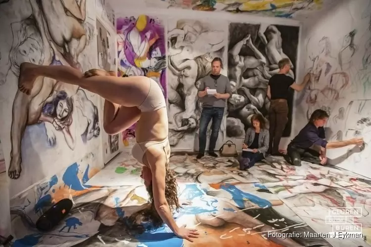 Amateurkunstenfestival Gluren bij de Buren is op zoek naar acts en huiskamers