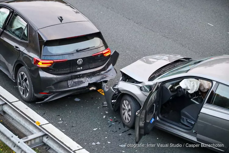 Flinke vertraging op A1 na ongeval met meerdere voertuigen