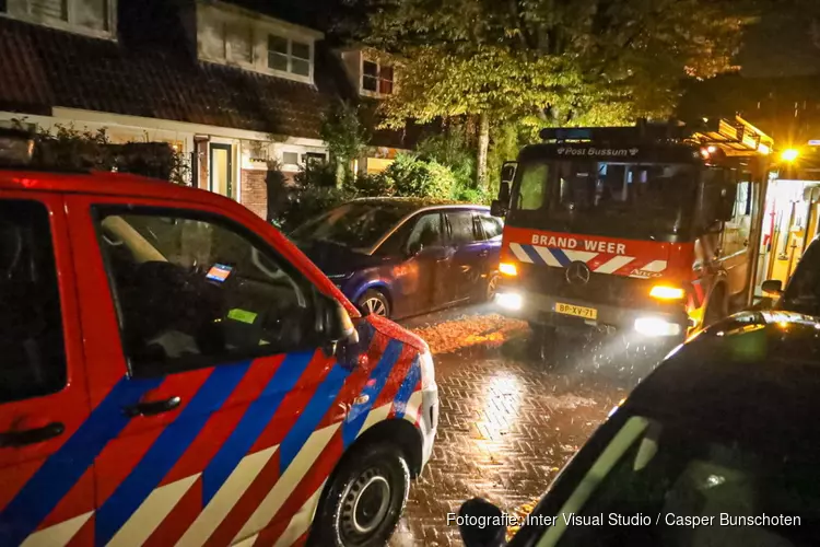 Riool gesprongen in straat Bussum