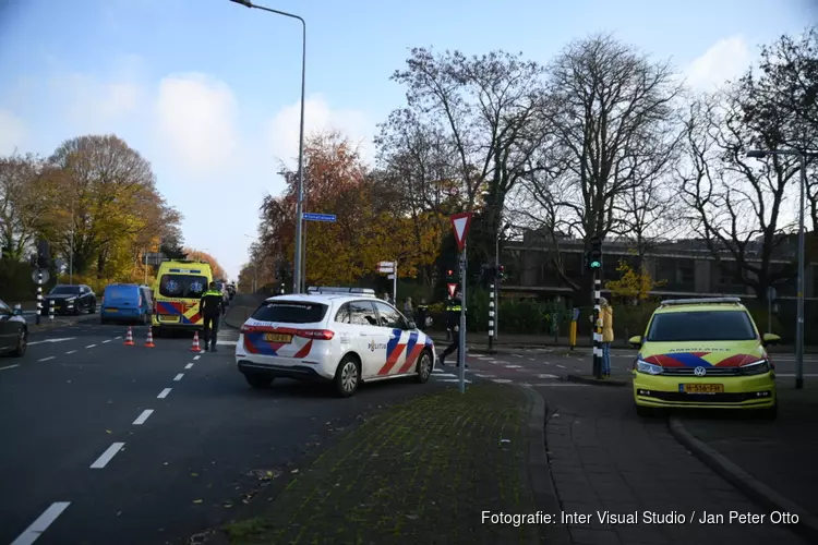 Oudere man op fiets gewond geraakt in Hilversum