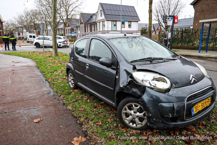 Veel schade na ongeval in Huizen