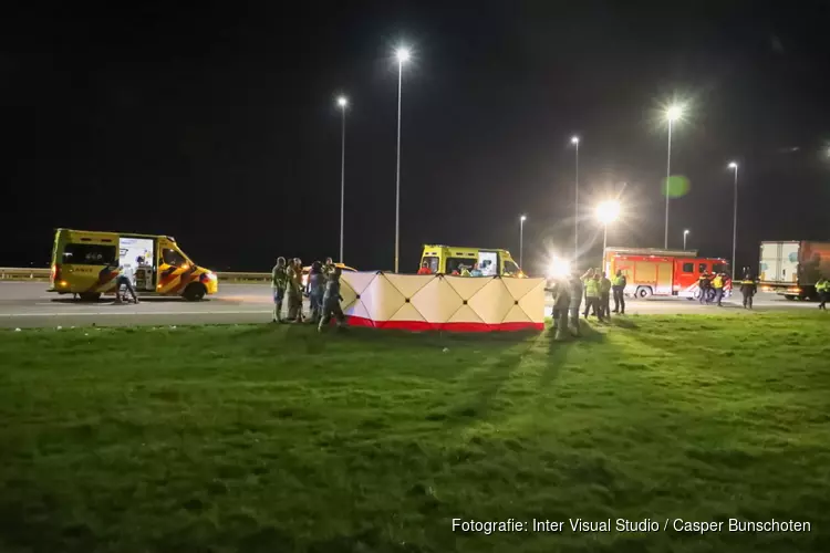 Persoon overleden bij ongeluk op A1, snelweg langdurig afgesloten