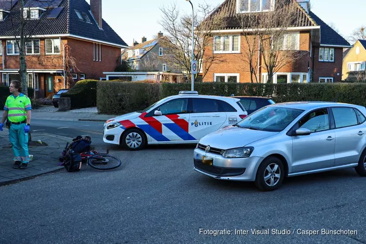 Fietsster gewond bij aanrijding in Naarden