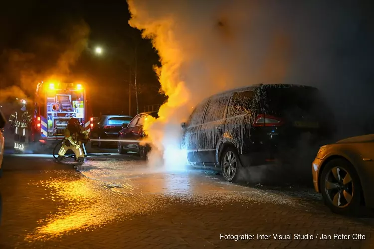 Auto door brand verwoest op Neptunuslaan in Hilversum