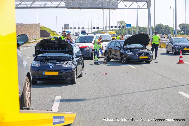 Ongeval op A6, veel file (Naarden)