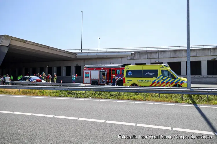 Twee gewonden bij botsing op A1 in Muiden