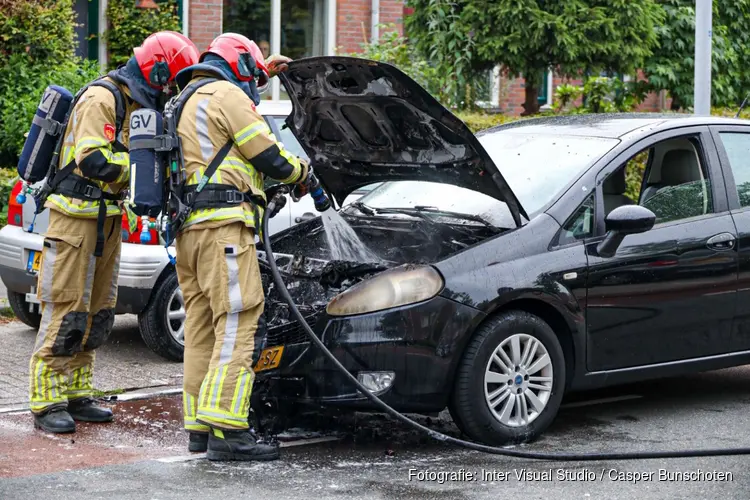 Auto in brand in Huizen