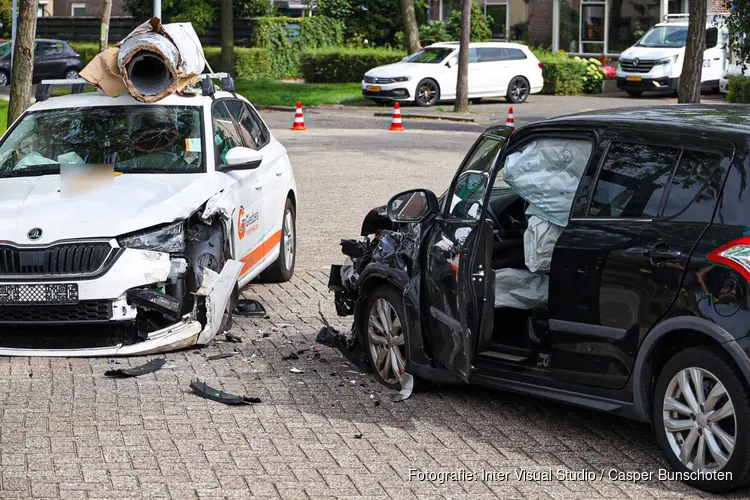 Frontale botsing in Huizen