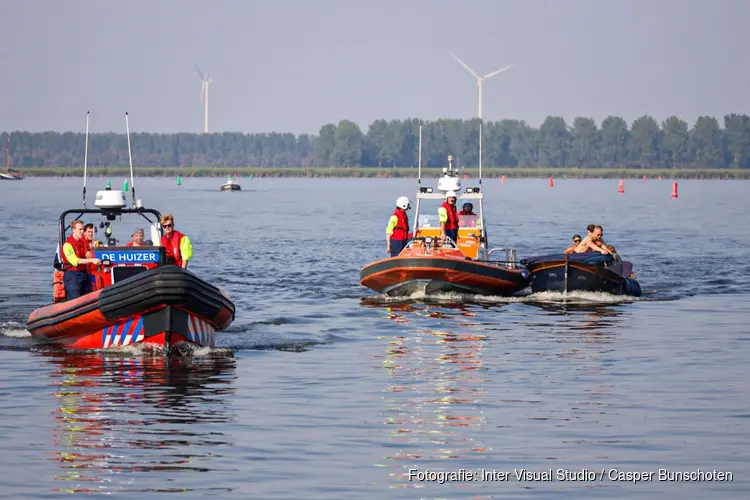 Oververhit bootje op Gooimeer