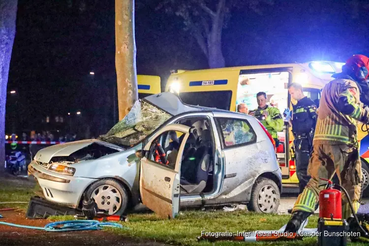 Twee gewonden bij eenzijdig ongeval in Huizen