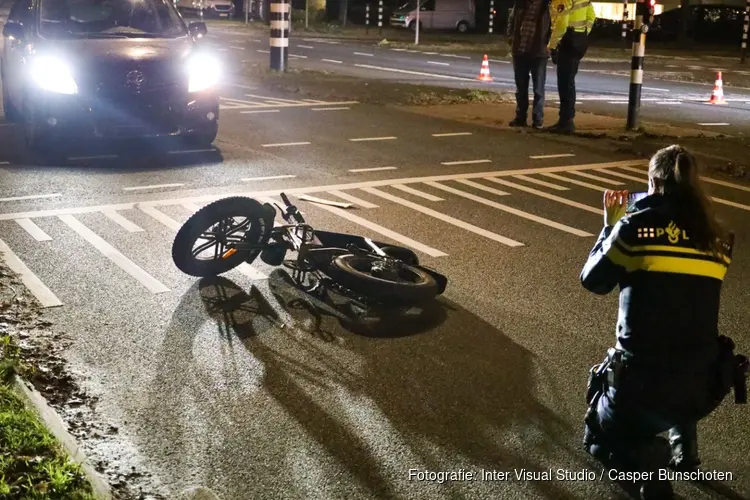 Aanrijding tussen auto en fatbike in Naarden