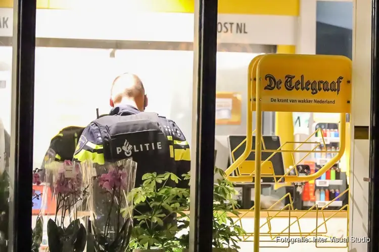 Overval op supermarkt in Kortenhoef, verdachte op de vlucht