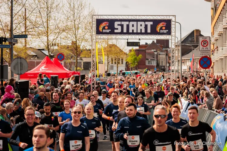 Showtime in dé mediastad van Nederland: ruim 8.300 deelnemers volbrengen KiKa Hilversum City Run