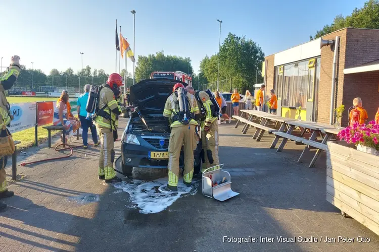 Auto begint te branden in Hilversum