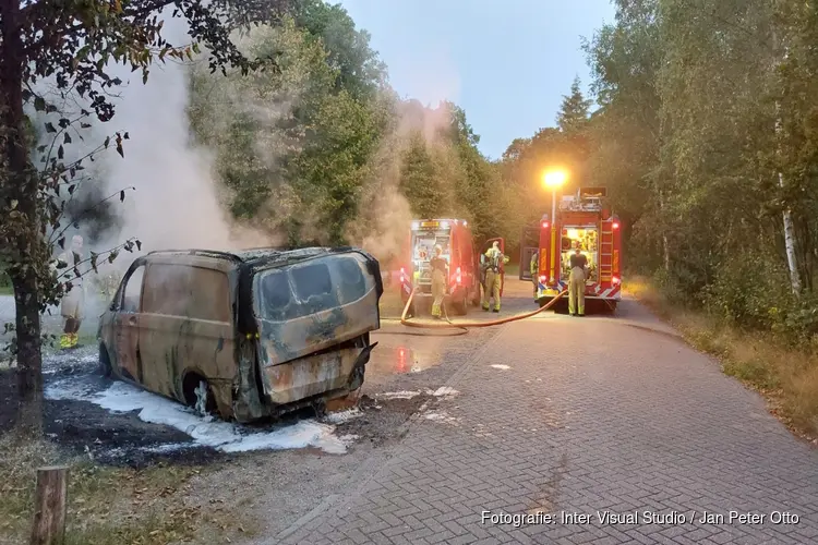 Bestelbus in brand in Hilversum