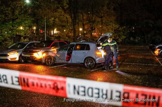 Bestuurder vlucht na enkele auto's geramd te hebben