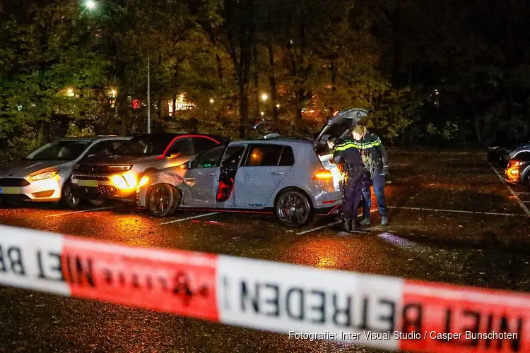 Bestuurder vlucht na enkele auto's geramd te hebben