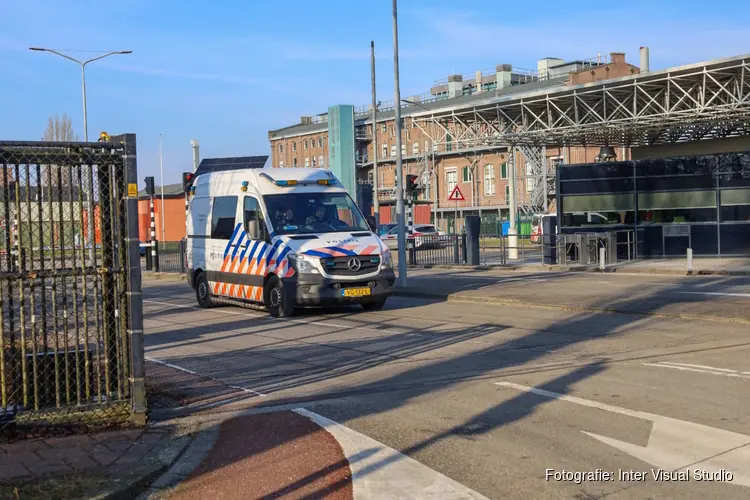 Steekincident bij bedrijf aan C.J. van Houtenlaan in Weesp